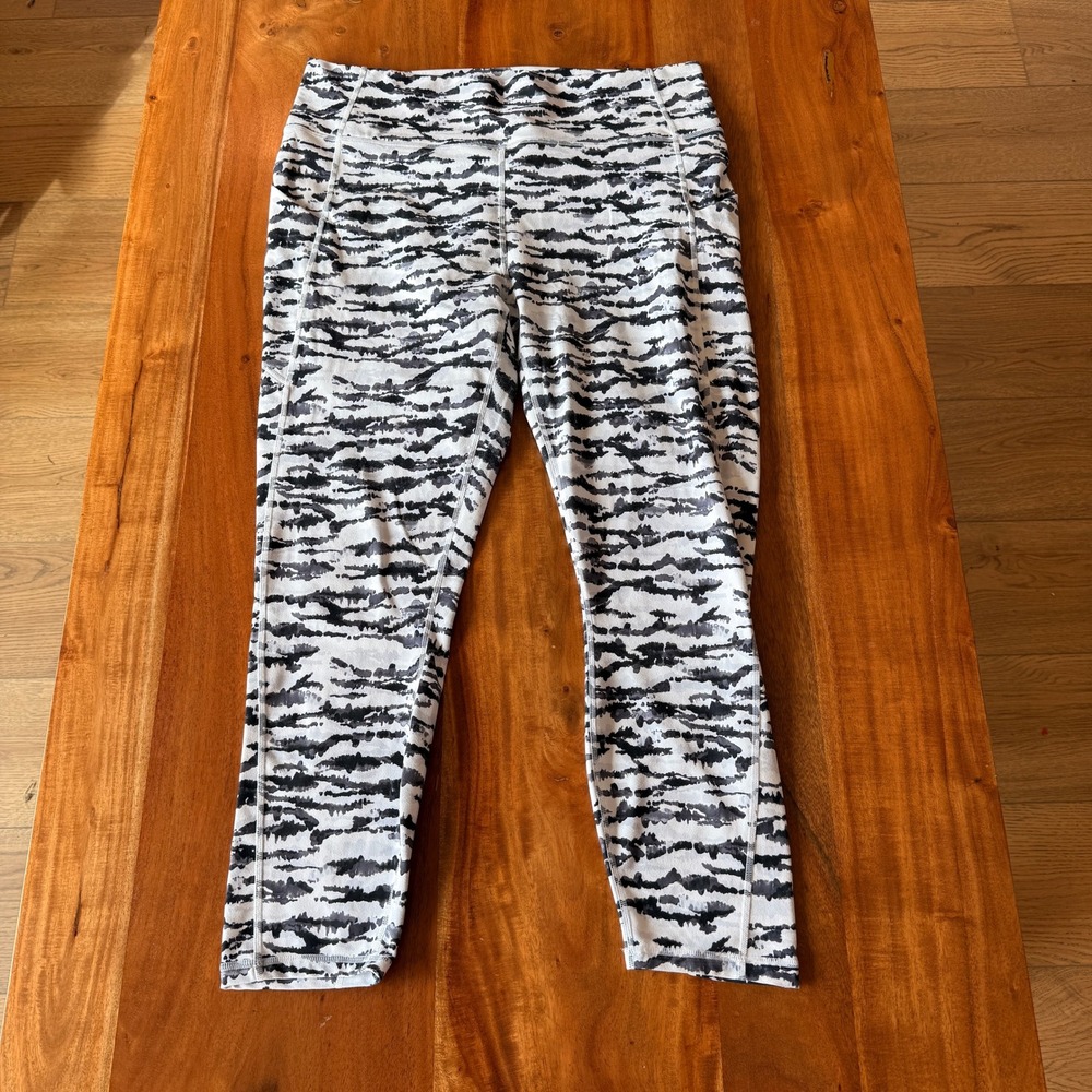 Fabletics Women's Black/White/Gray‎ Marbled Pure Luxe Leggings Size XL